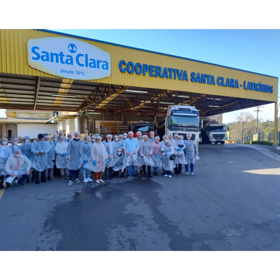 Núcleo de Gastronomia da ACCIAS realiza visita técnica a Carlos Barbosa com experiências na Santa Clara e Festiqueijo