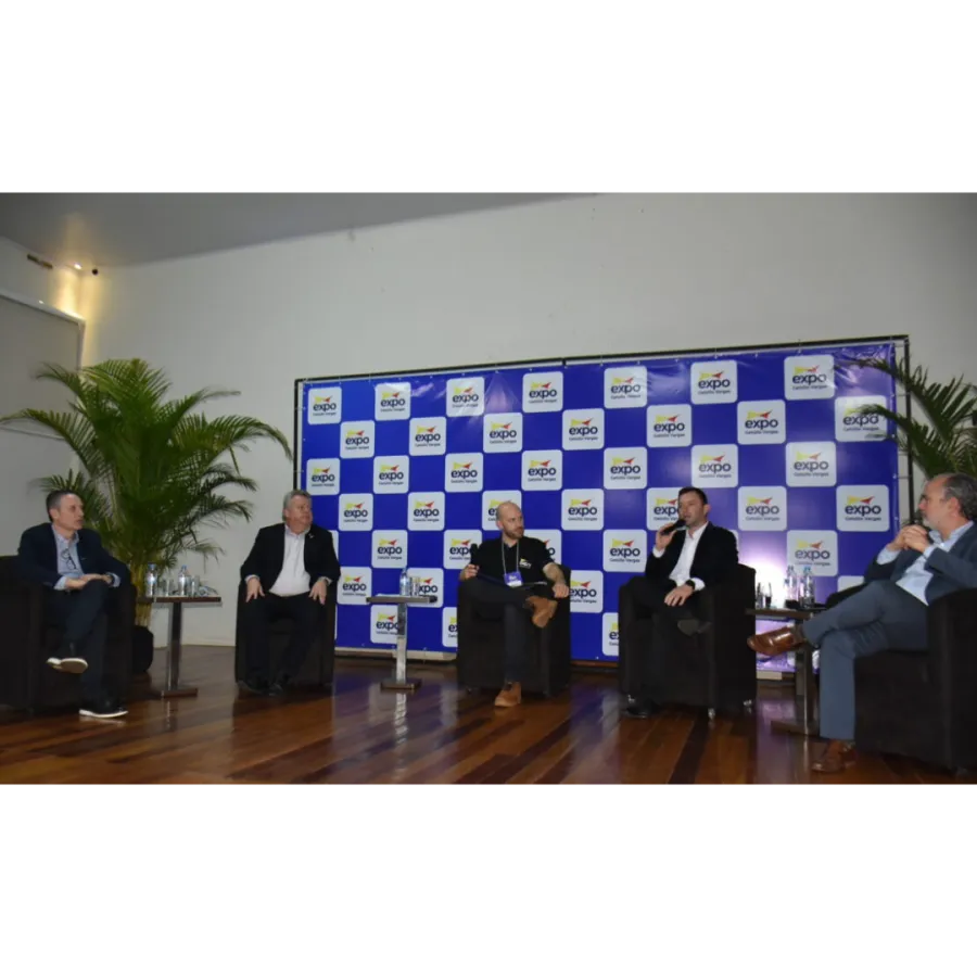 Lideranças empresariais e do agronegócio debatem os desafios  da economia gaúcha na Expo Getúlio Vargas 2026Talk show reuniu representantes de quatro federações para discutir crédito, endividamento, infraestrutura, ambiente de negócios e perspectivas de d